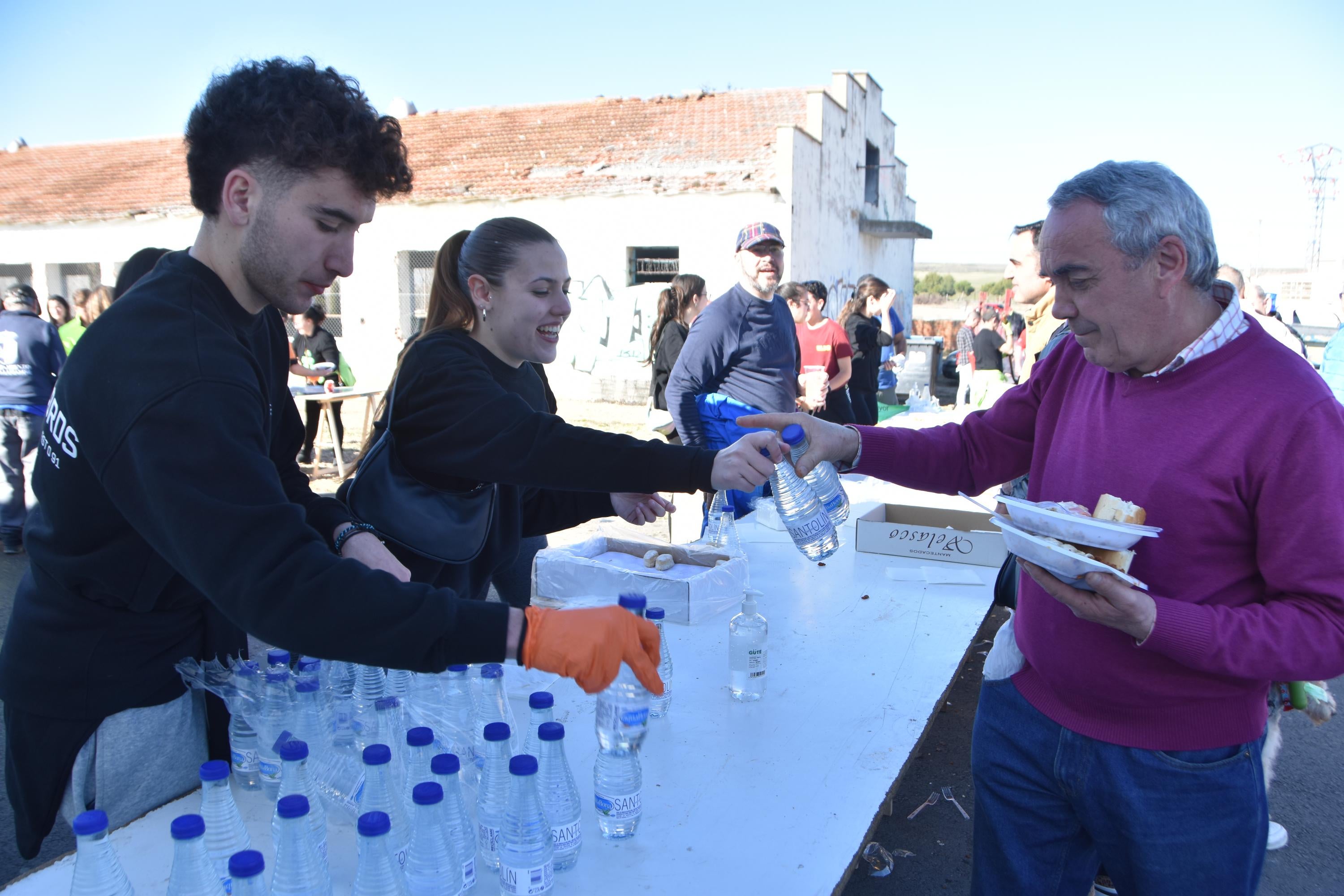 Villamayor disfruta al sol de 500 kilos de chichas