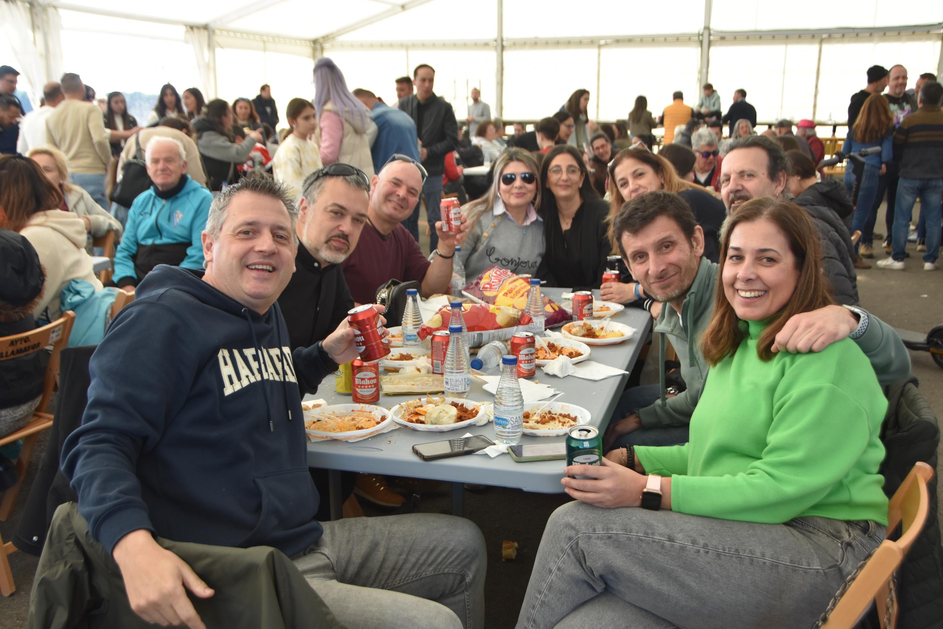 Villamayor disfruta al sol de 500 kilos de chichas