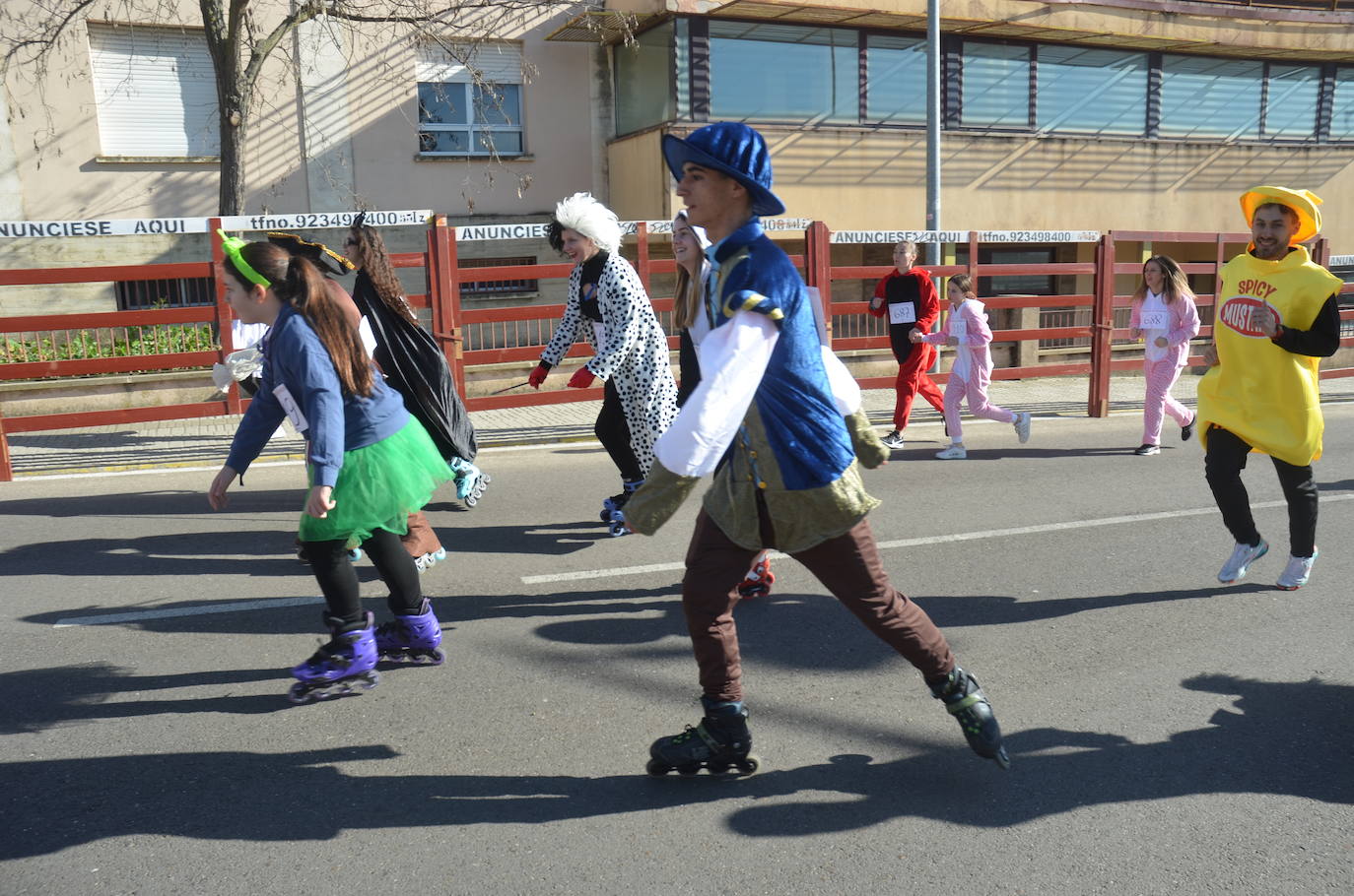 Más de 800 corredores calientan para las fiestas en el XII Cross del Carnaval