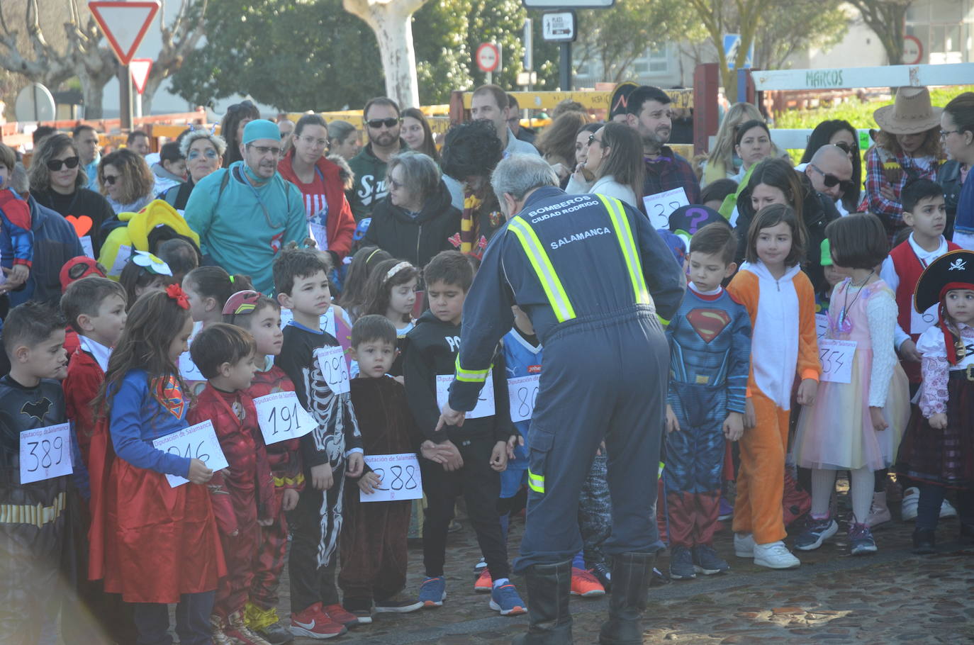 Más de 800 corredores calientan para las fiestas en el XII Cross del Carnaval