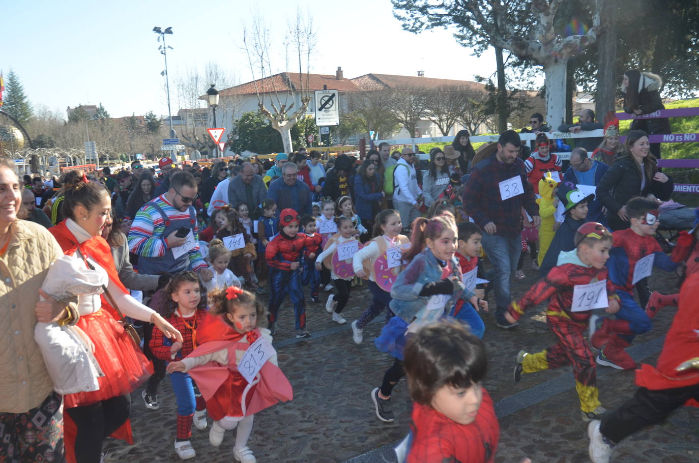 Más de 800 corredores calientan para las fiestas en el XII Cross del Carnaval