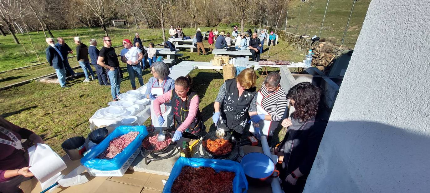 Montemayor del Río disfruta de San Blas y la matanza