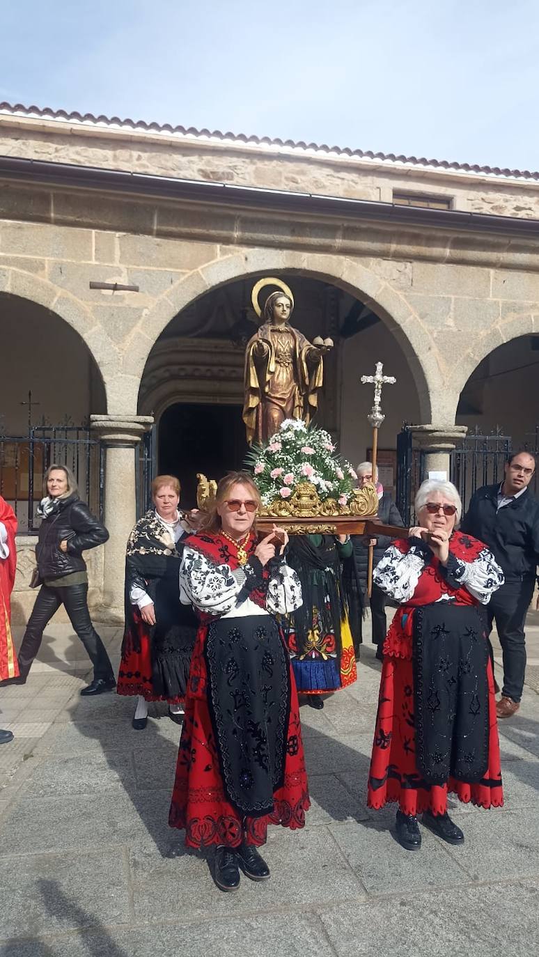 Las mujeres de Cespedosa de Tormes celebran el día de su patrona