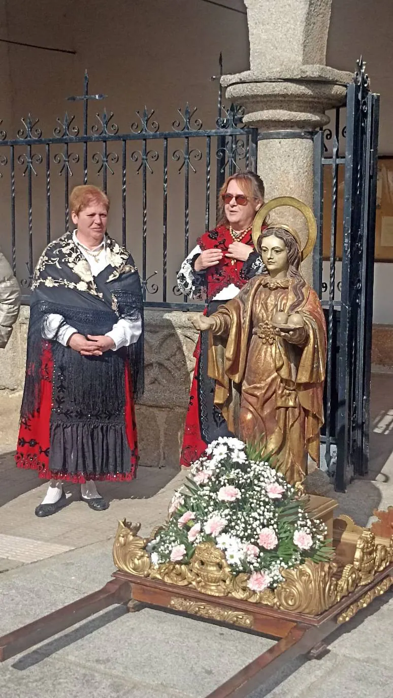 Las mujeres de Cespedosa de Tormes celebran el día de su patrona