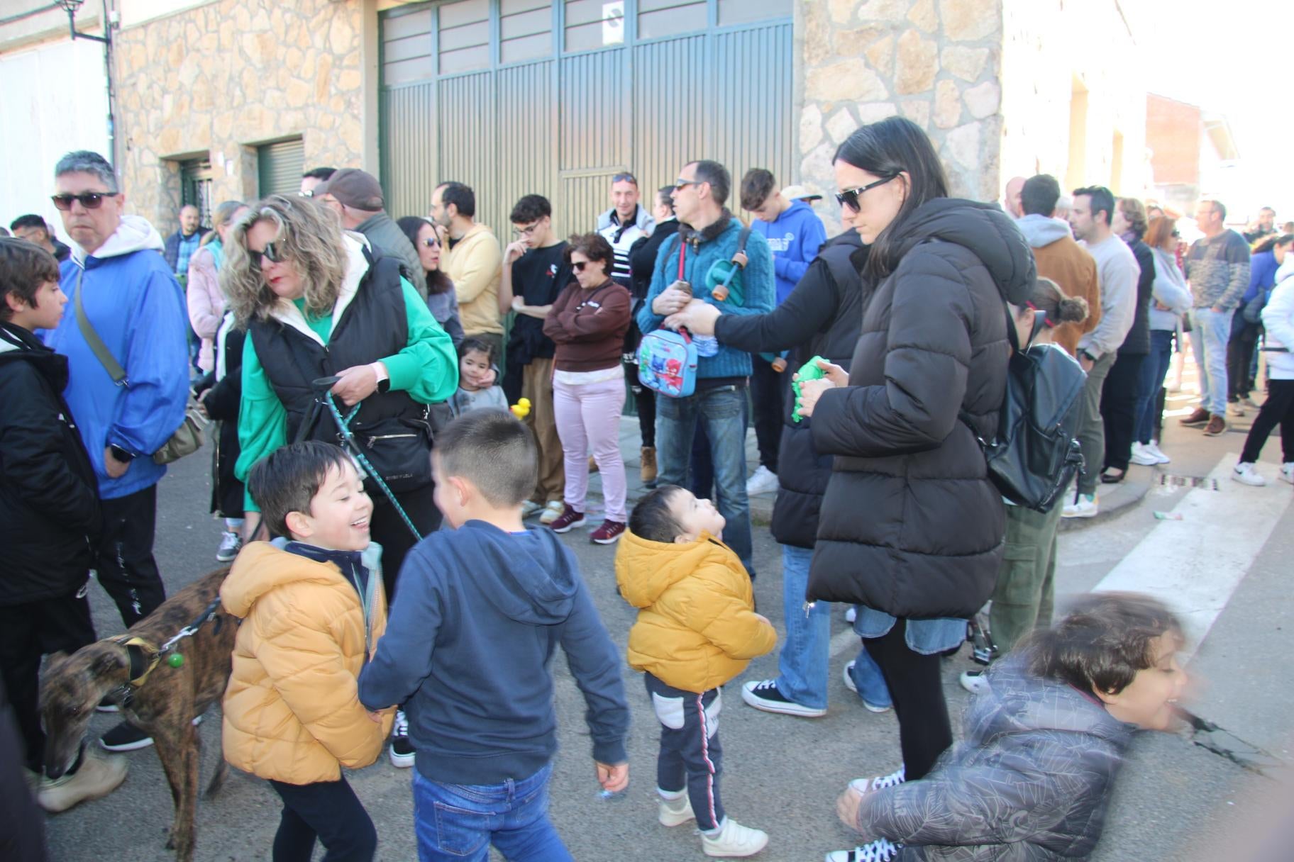 Castellanos goza del día de fiesta con las águedas y el convite de las chichas