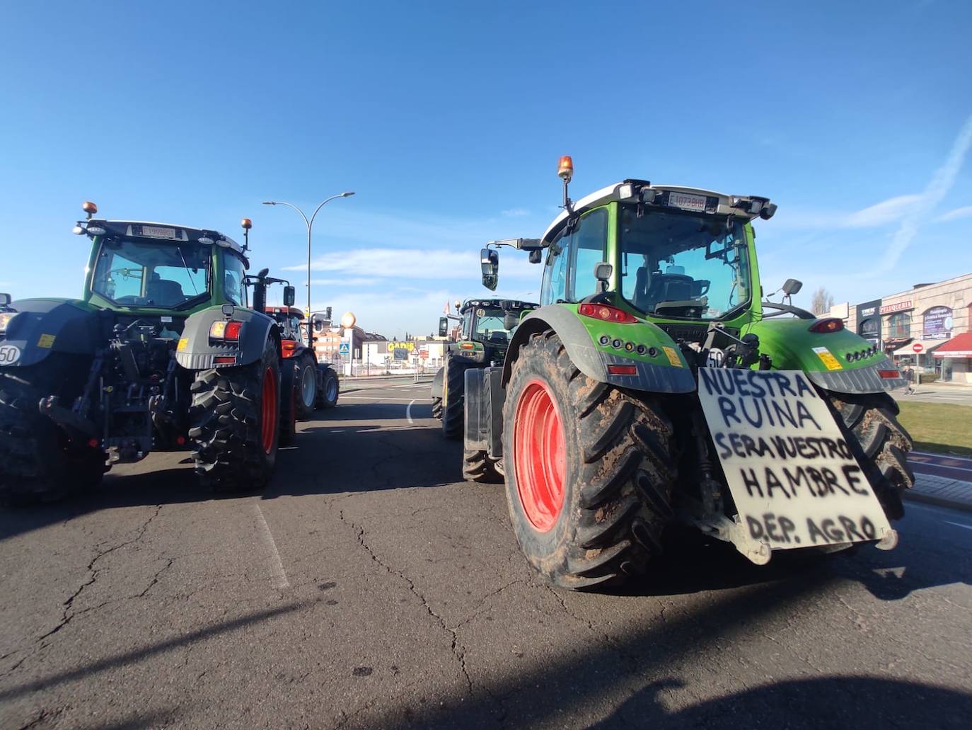 Las protestas de los agricultores y ganaderos por las calles de Salamanca, en imágenes