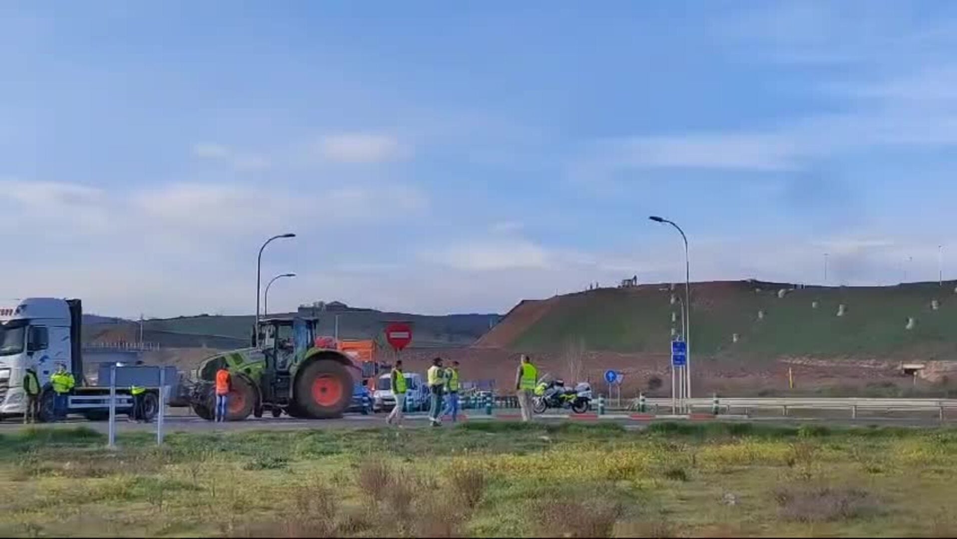 Completamente bloqueada la glorieta de Buenos Aires y todos sus accesos