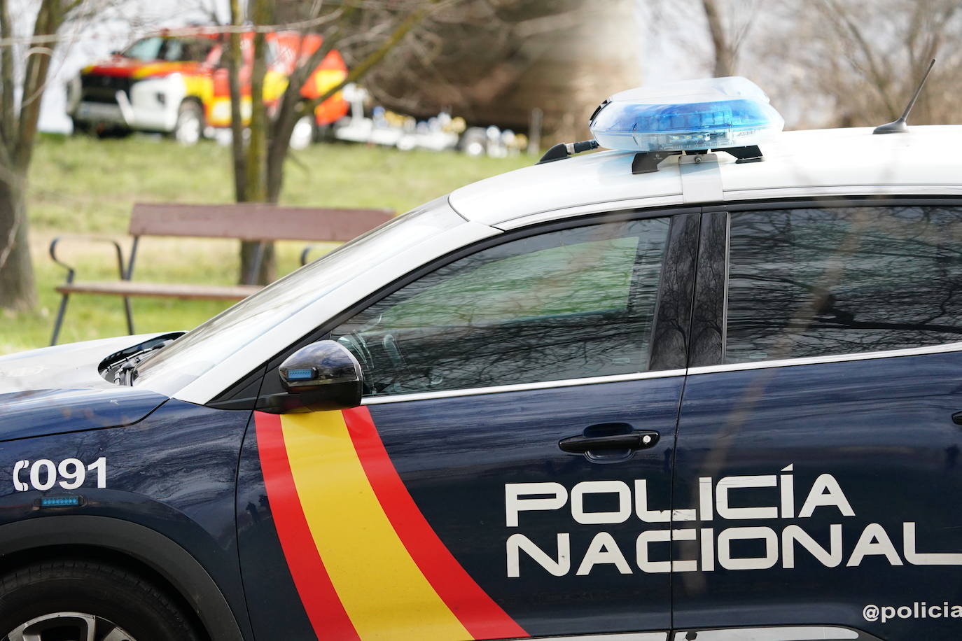 Imagen secundaria 2 - Los servicios de emergencia buscan en el río a un vecino de Salamanca que desapareció el lunes