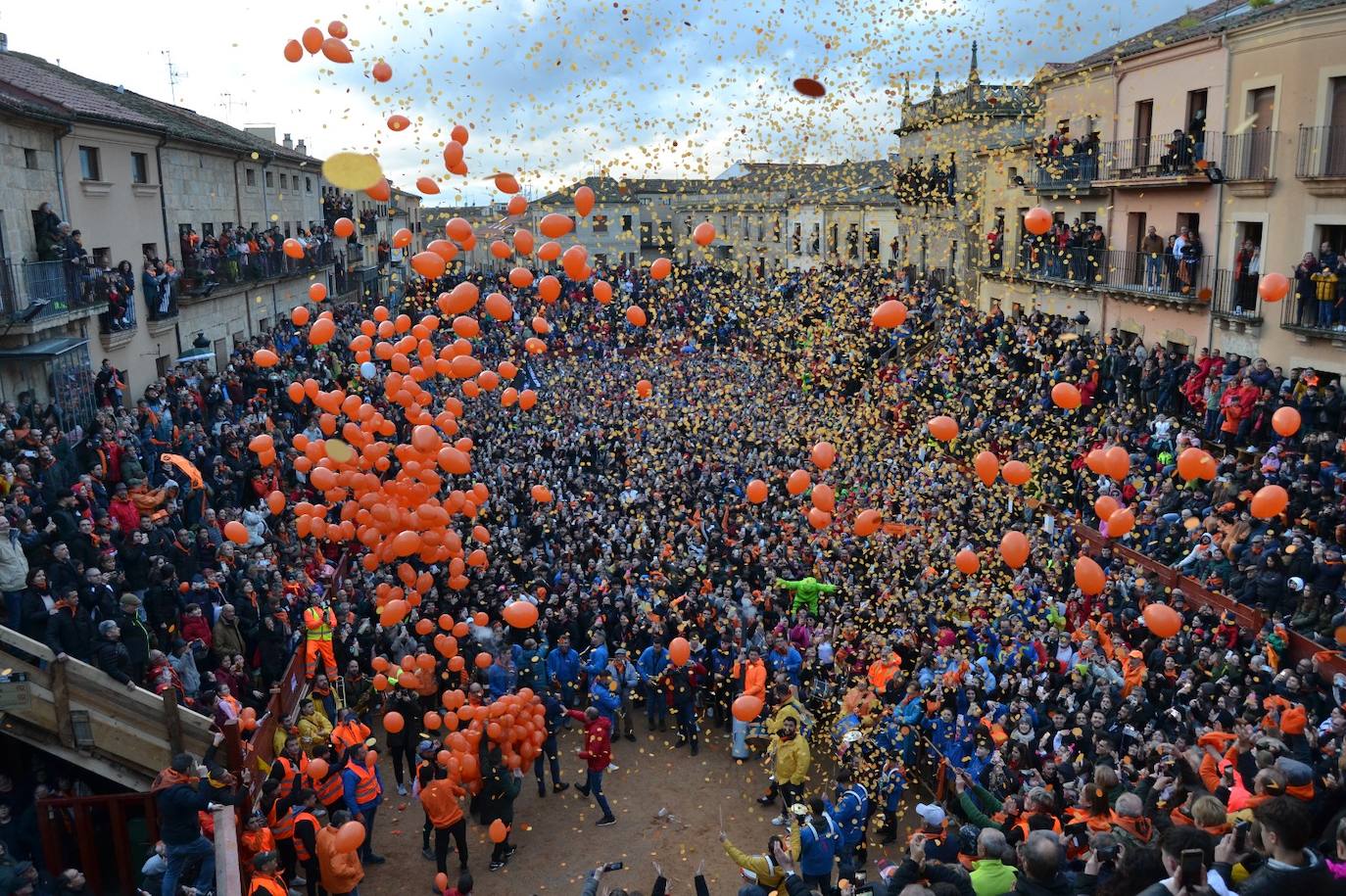 Miles de personas dan la bienvenida al Carnaval del Toro 2024