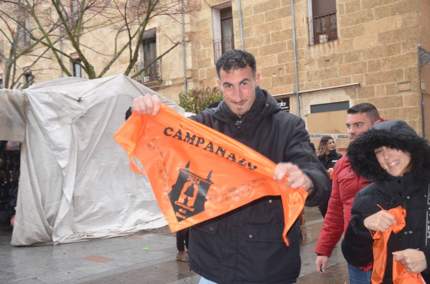 Miles de personas dan la bienvenida al Carnaval del Toro 2024