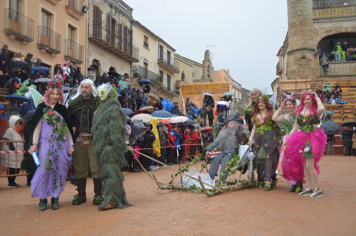 Disfraces y frenesí en el Sábado de Carnaval