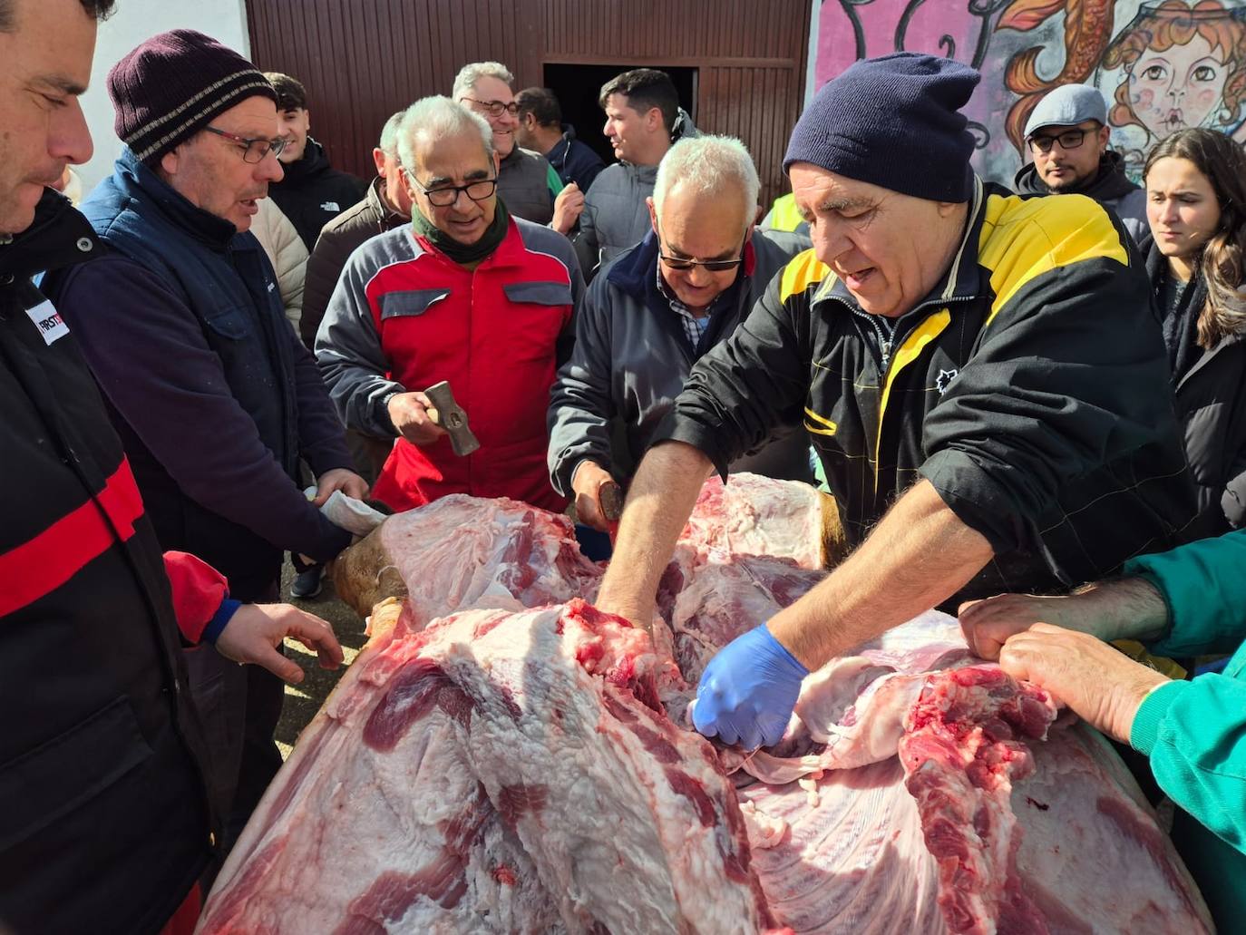 Degustaciones y demostraciones en la fiesta de la matanza de Rágama