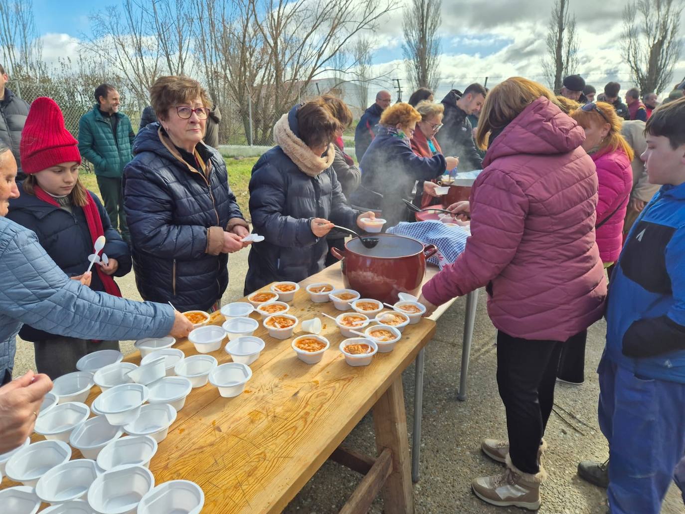 Degustaciones y demostraciones en la fiesta de la matanza de Rágama