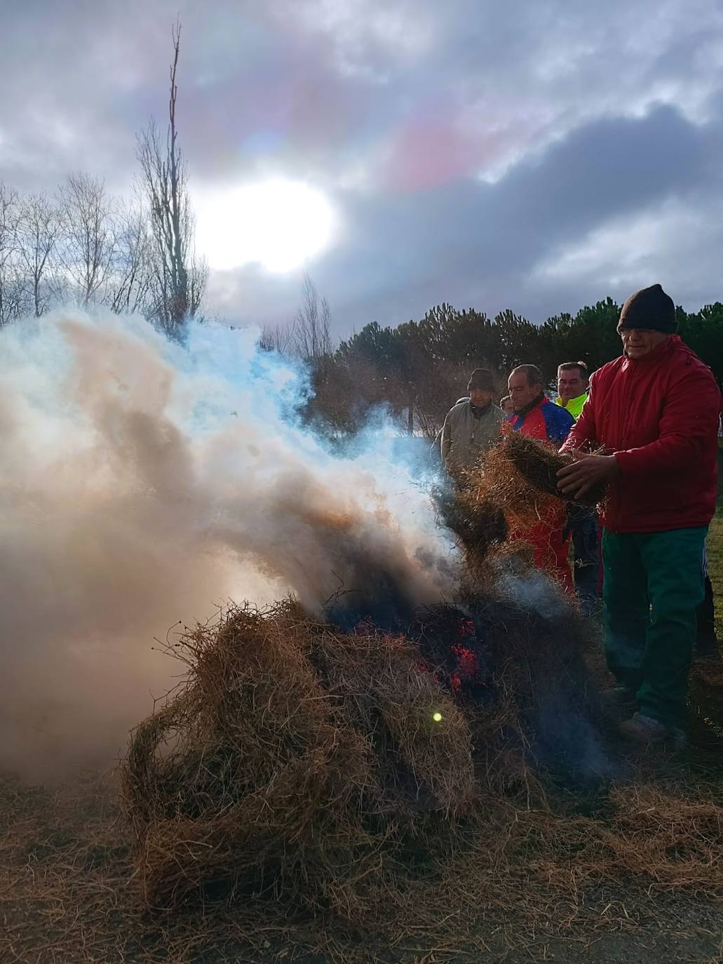 Degustaciones y demostraciones en la fiesta de la matanza de Rágama