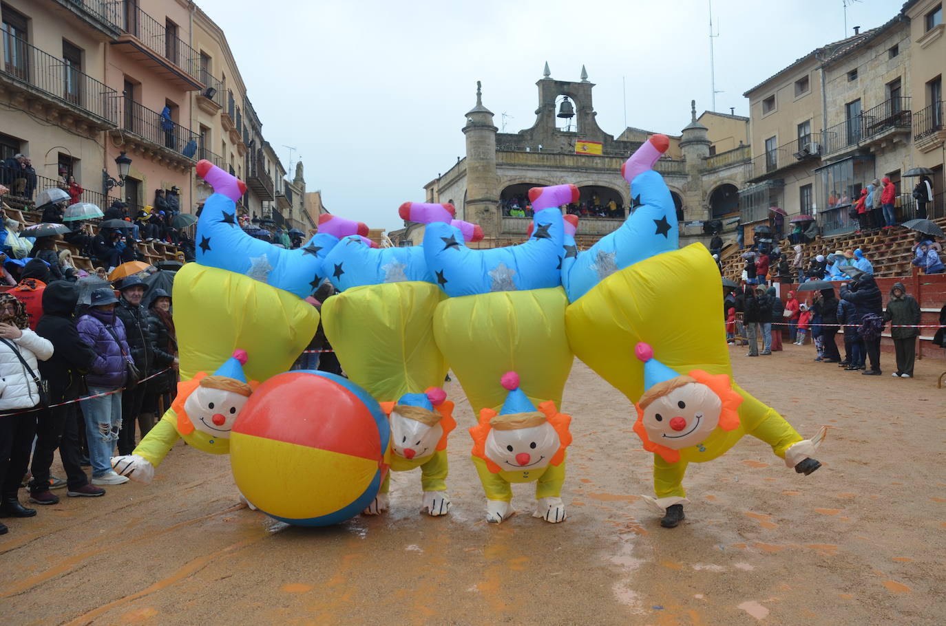 Disfraces y frenesí en el Sábado de Carnaval