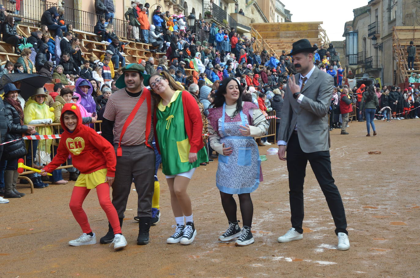 Disfraces y frenesí en el Sábado de Carnaval