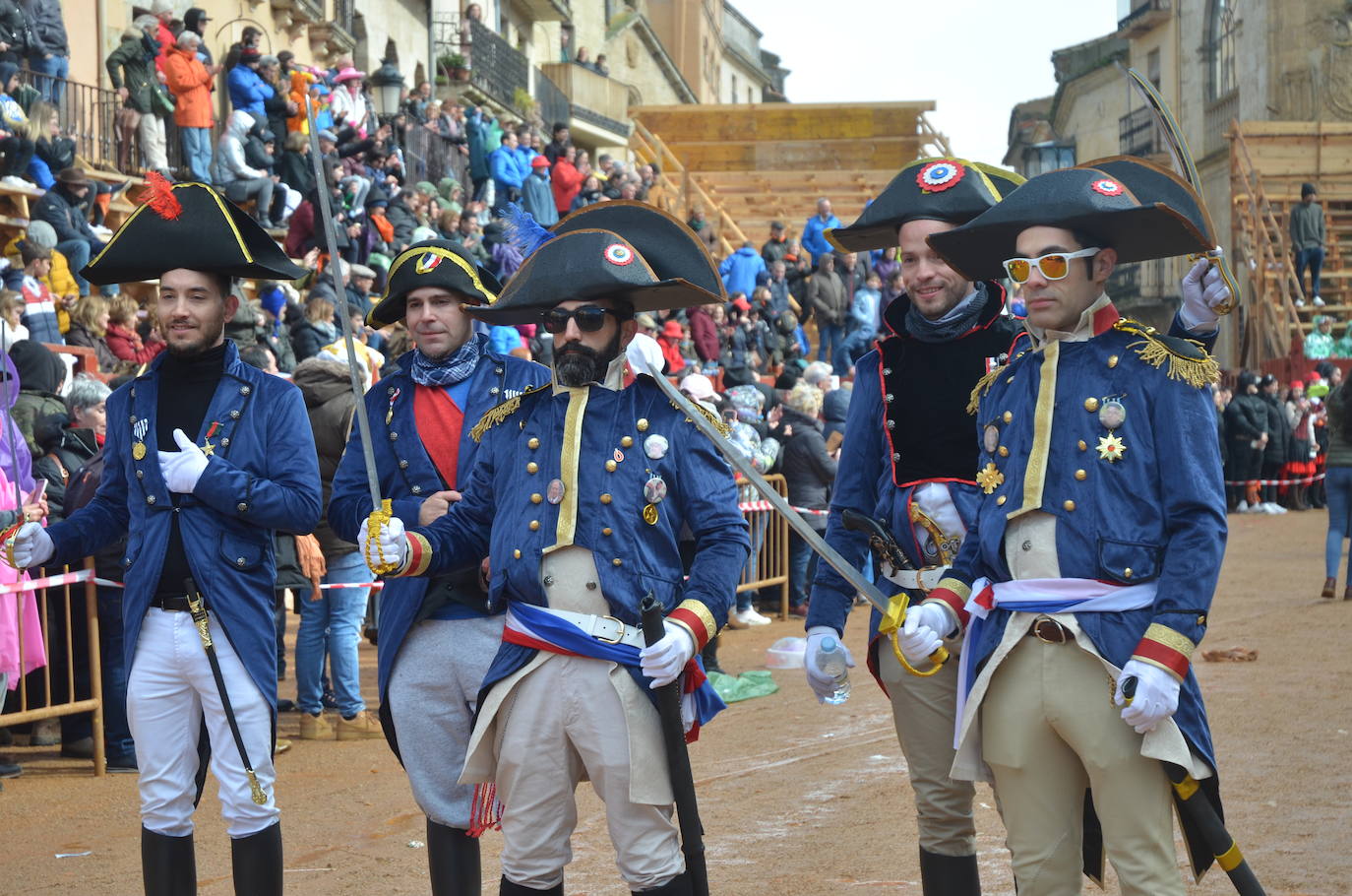 Disfraces y frenesí en el Sábado de Carnaval