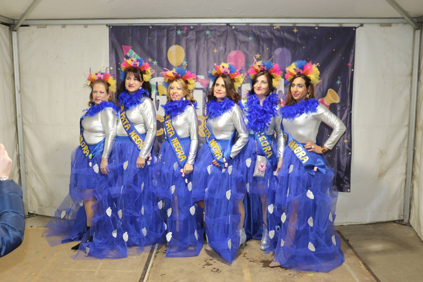 Guijuelo disfruta de una animada noche de Carnaval