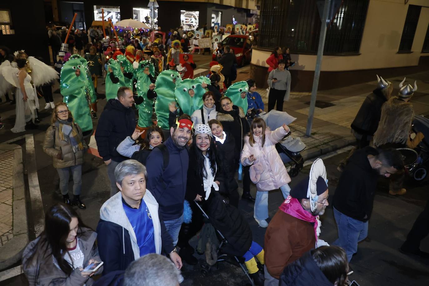 Los disfraces más rompedores del &#039;monstruoso&#039; y divertido Carnaval del Barrio del Oeste