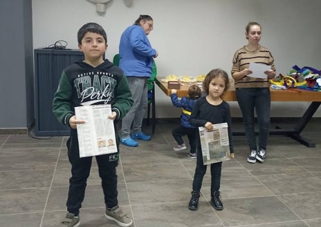 Imagen secundaria 1 - Alberto y Lucía ganaron el concurso de máscaras.