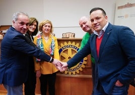 Presentación de la gala solidaria organizada por el Rotary Plaza Mayor para conseguir fondos para la investigación contra el cáncer.