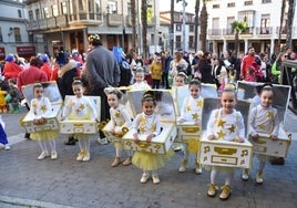 Las bailarinas en sus cajitas de música fueron uno de los grupos ganadores.