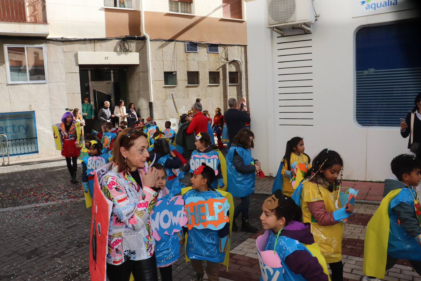 Guijuelo despide el Carnaval con el desfile escolar al ritmo de charanga