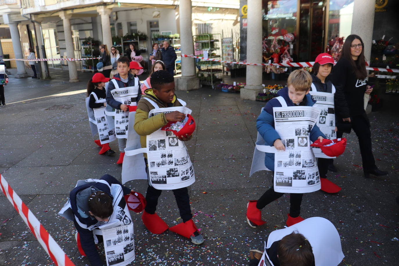 Guijuelo despide el Carnaval con el desfile escolar al ritmo de charanga