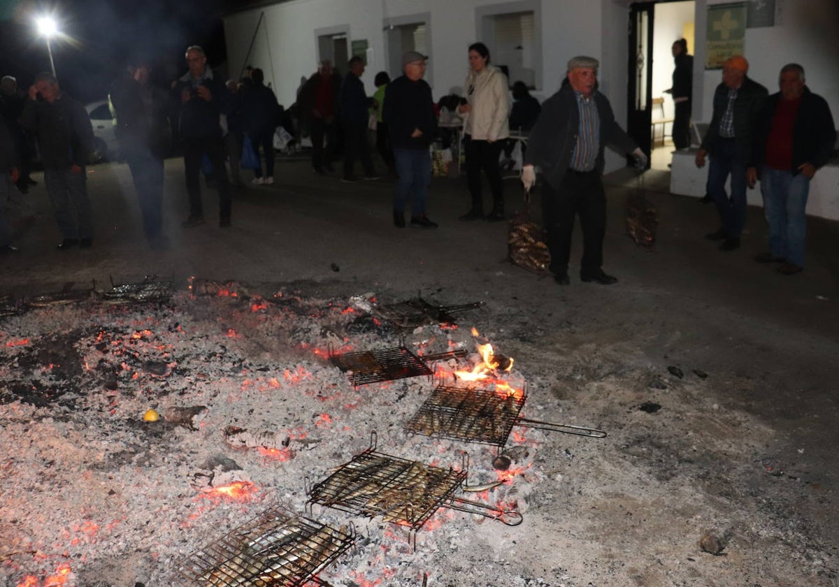 Sardinada para despedir los carnavales en Lagunilla