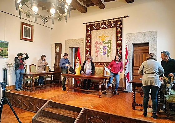 El pleno de Candelario se ha celebrado este jueves en el salón de plenos.TEL