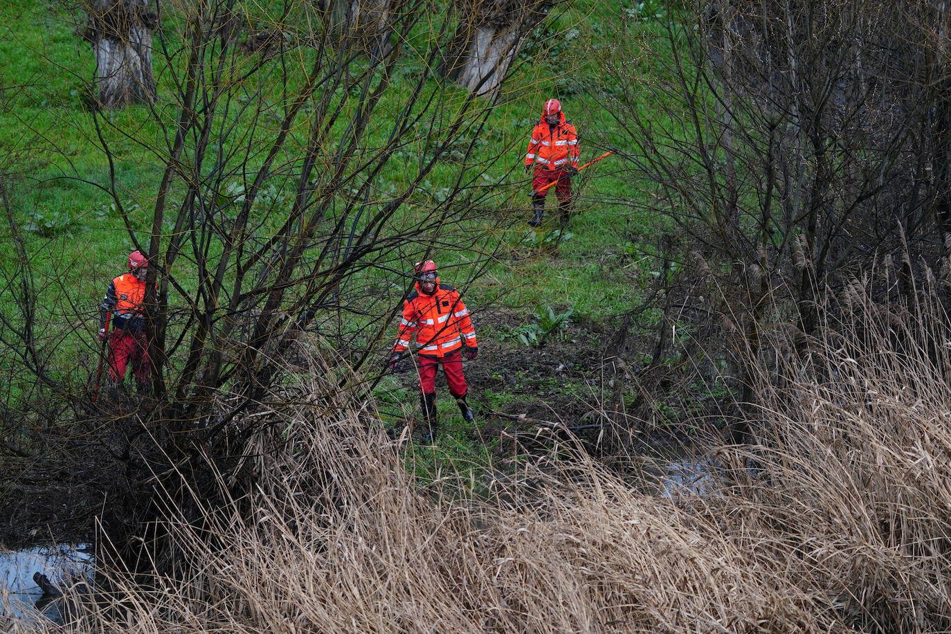 En imágenes: nueva búsqueda en el río para buscar al vecino del Camino de las Aguas desaparecido la semana pasada