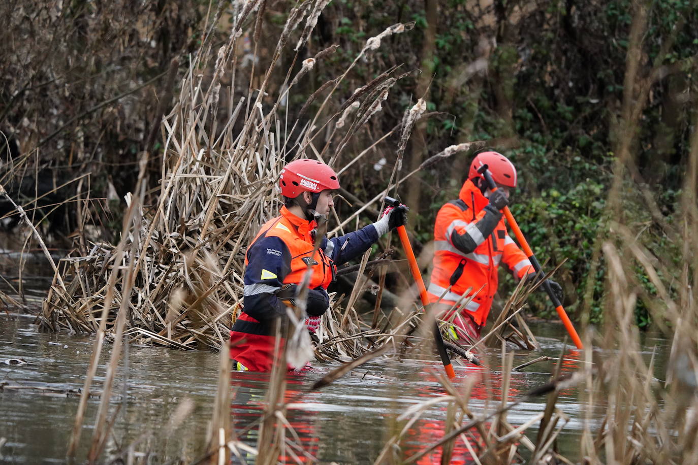 En imágenes: nueva búsqueda en el río para buscar al vecino del Camino de las Aguas desaparecido la semana pasada