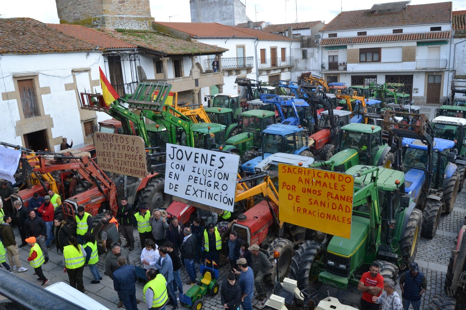 Las originales pancartas de la protesta agraria de Lumbrales