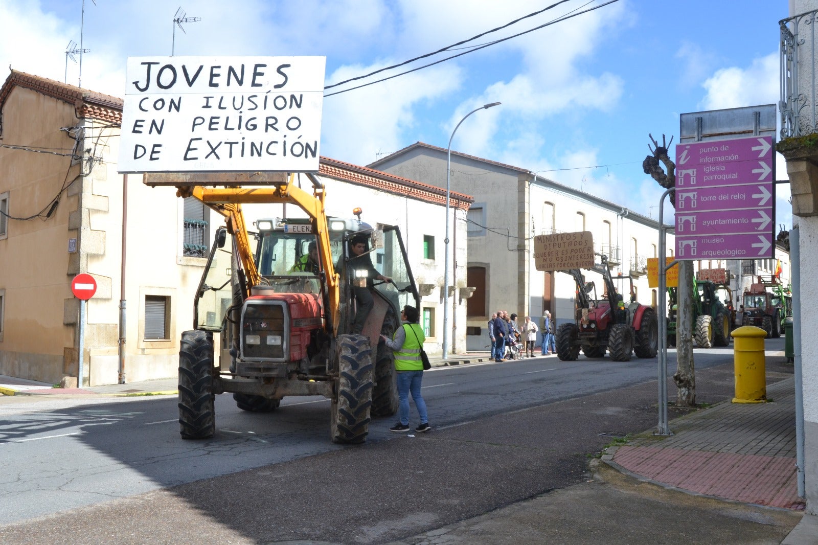 Las originales pancartas de la protesta agraria de Lumbrales