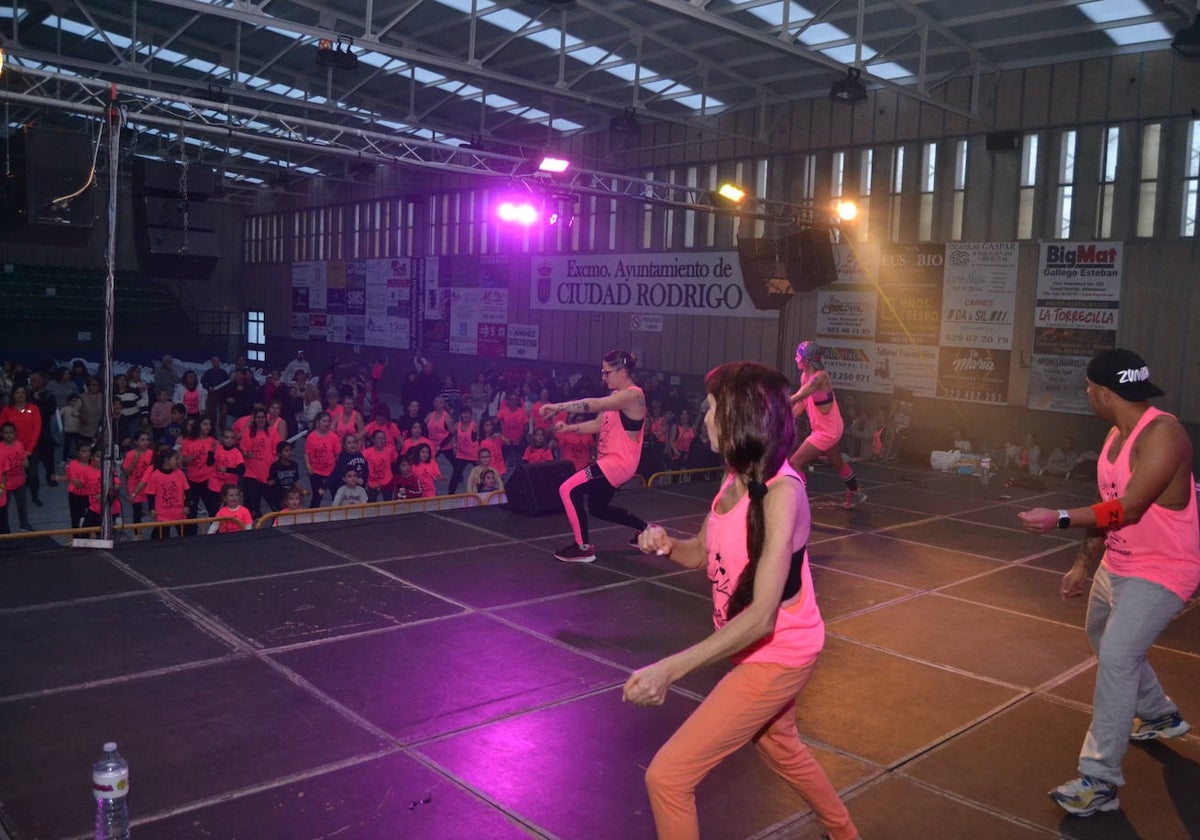 Ciudad Rodrigo se mueve al ritmo de las “zumba sisters”