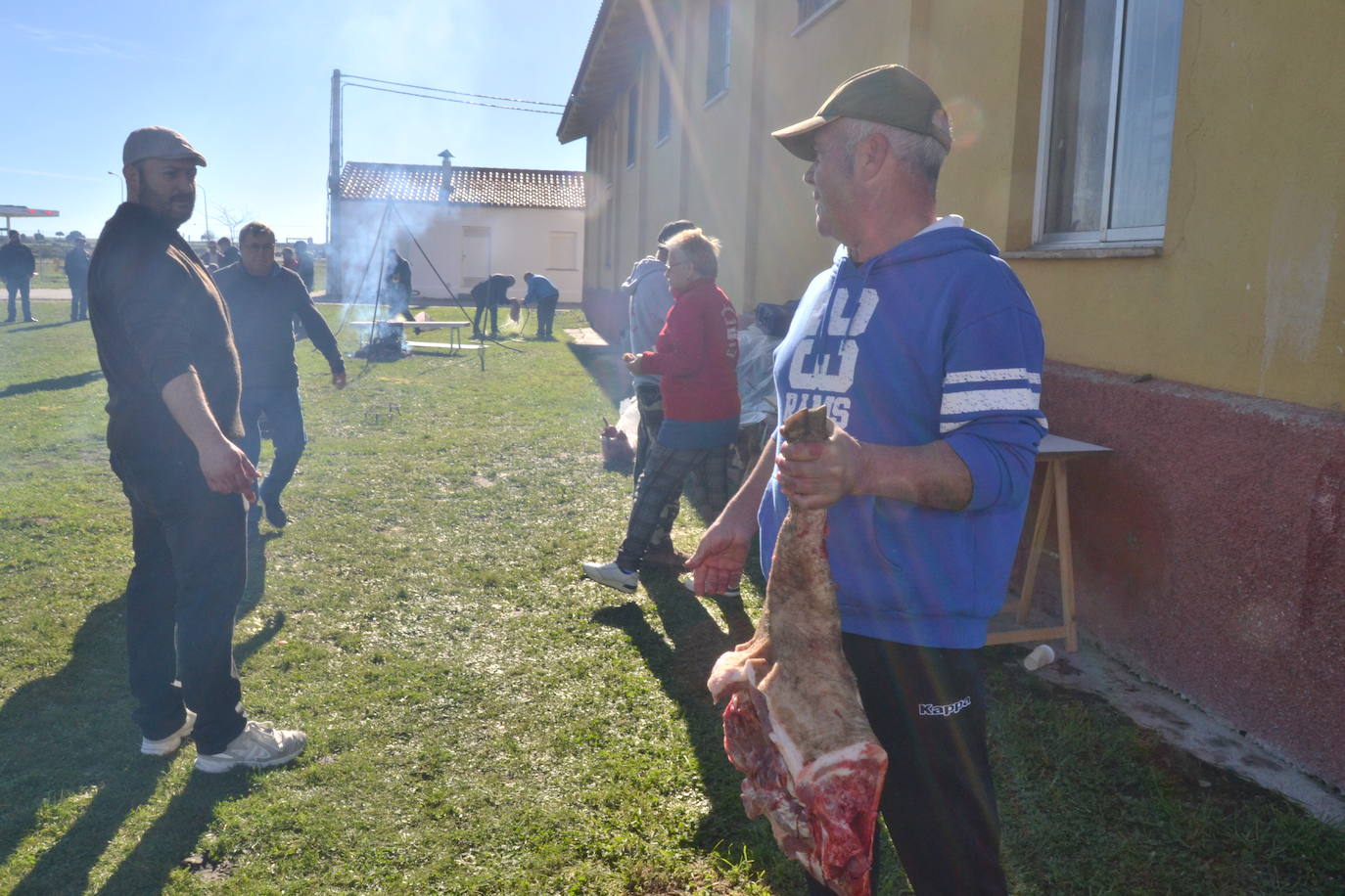 Villar de Peralonso vive la fiesta de la matanza