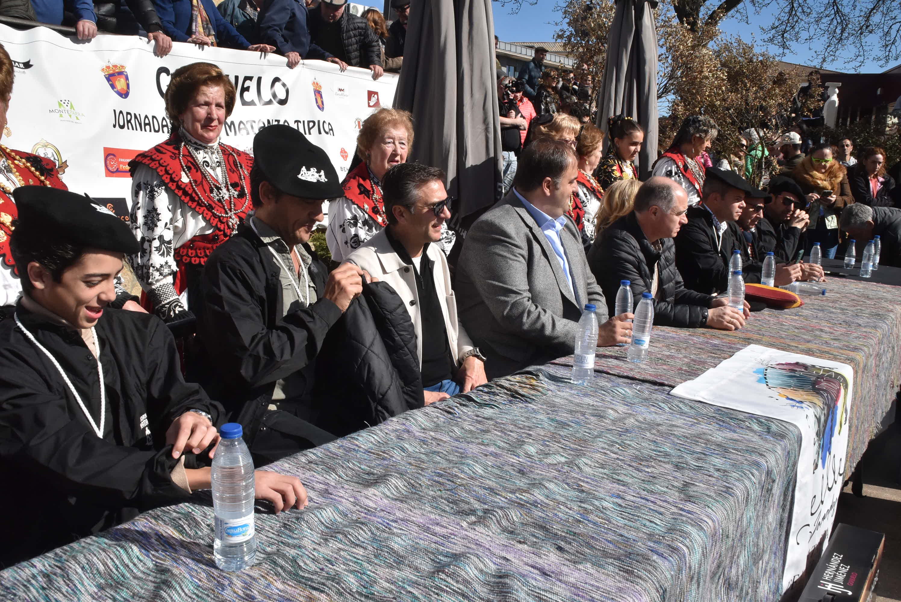 La matanza de Guijuelo rinde homenaje al sabor con numerosas caras conocidas