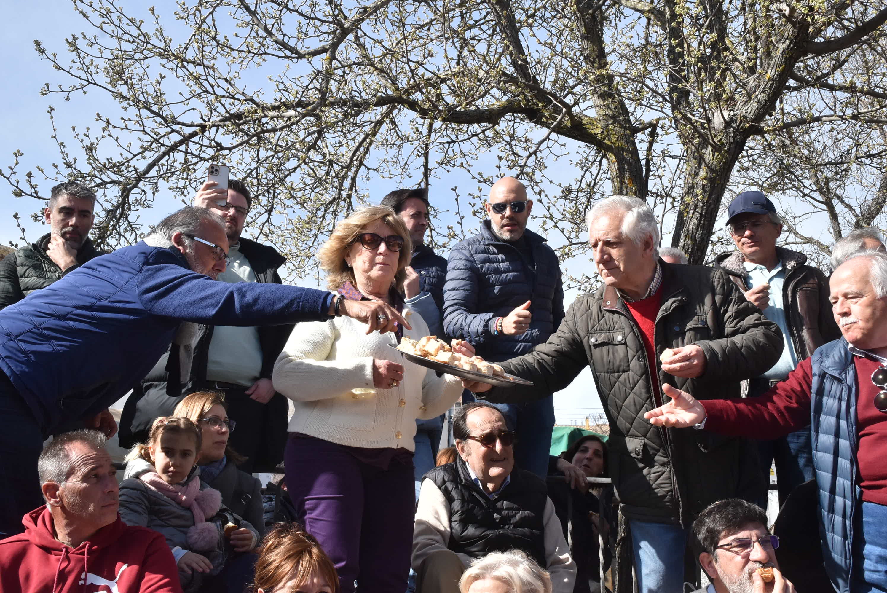 La matanza de Guijuelo rinde homenaje al sabor con numerosas caras conocidas