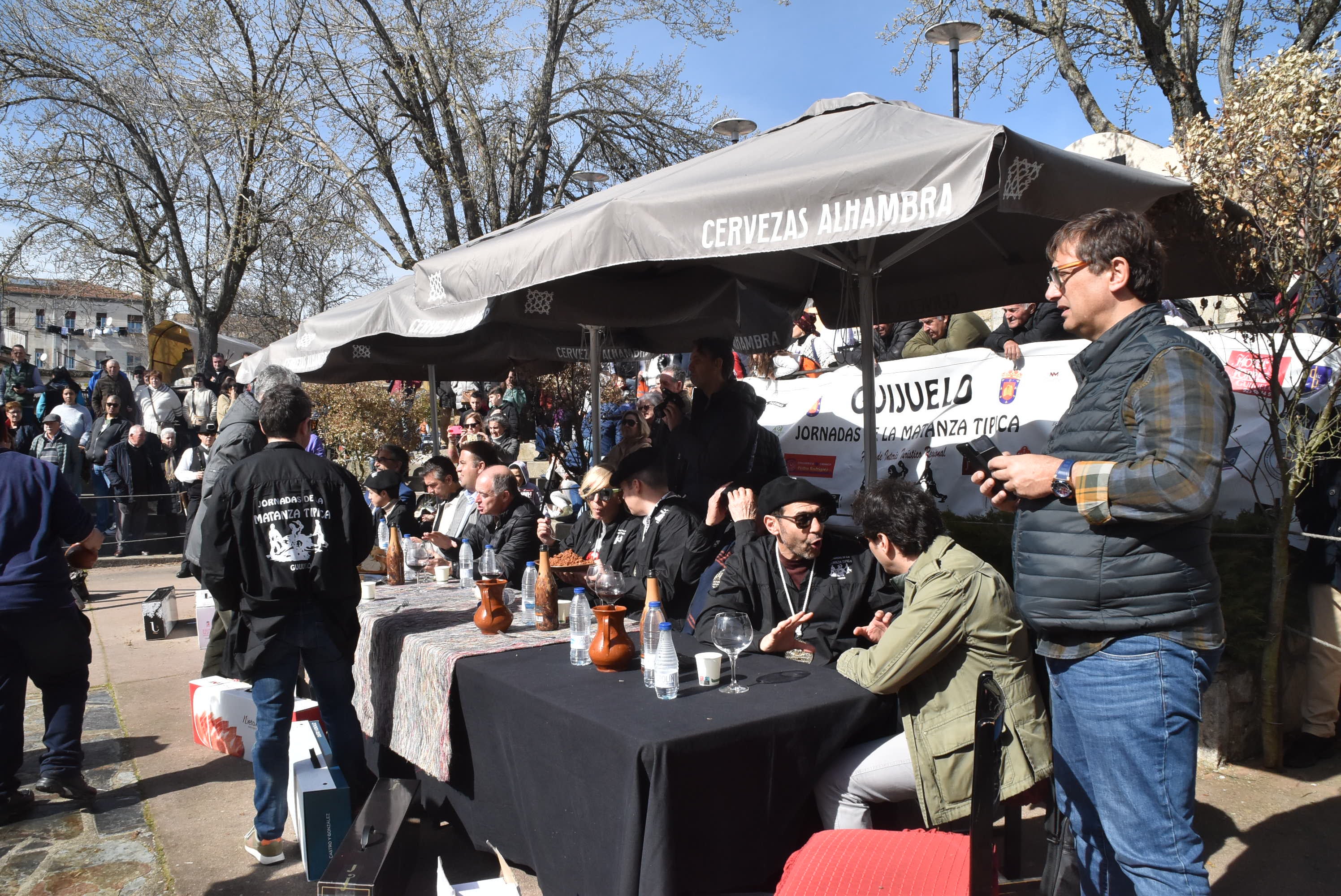 La matanza de Guijuelo rinde homenaje al sabor con numerosas caras conocidas