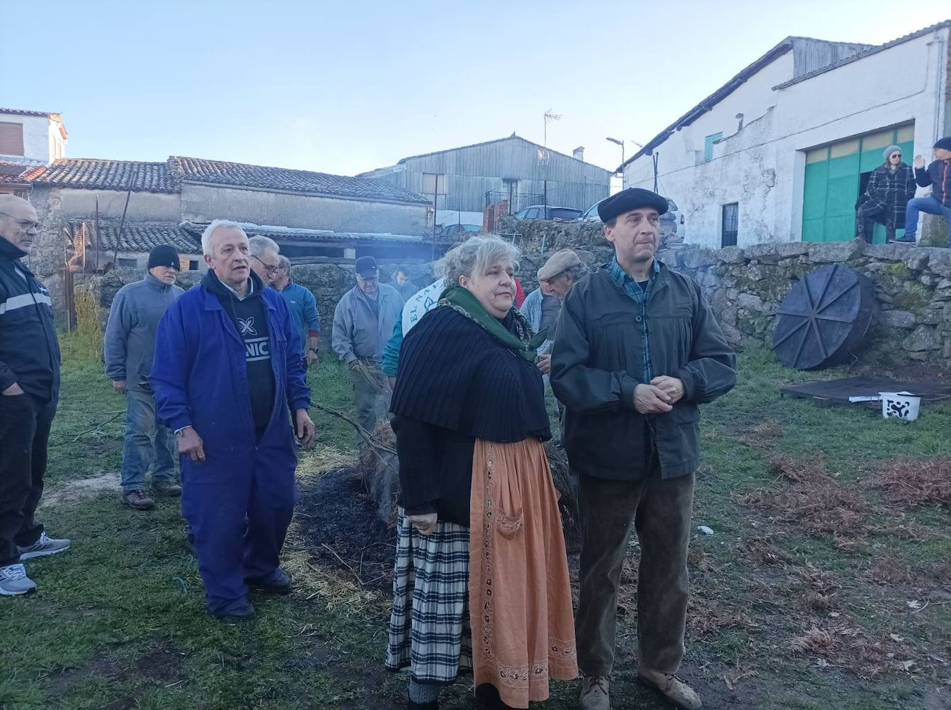 Los vecinos de Horcajo de Montemayor disfrutan de la matanza popular en ...