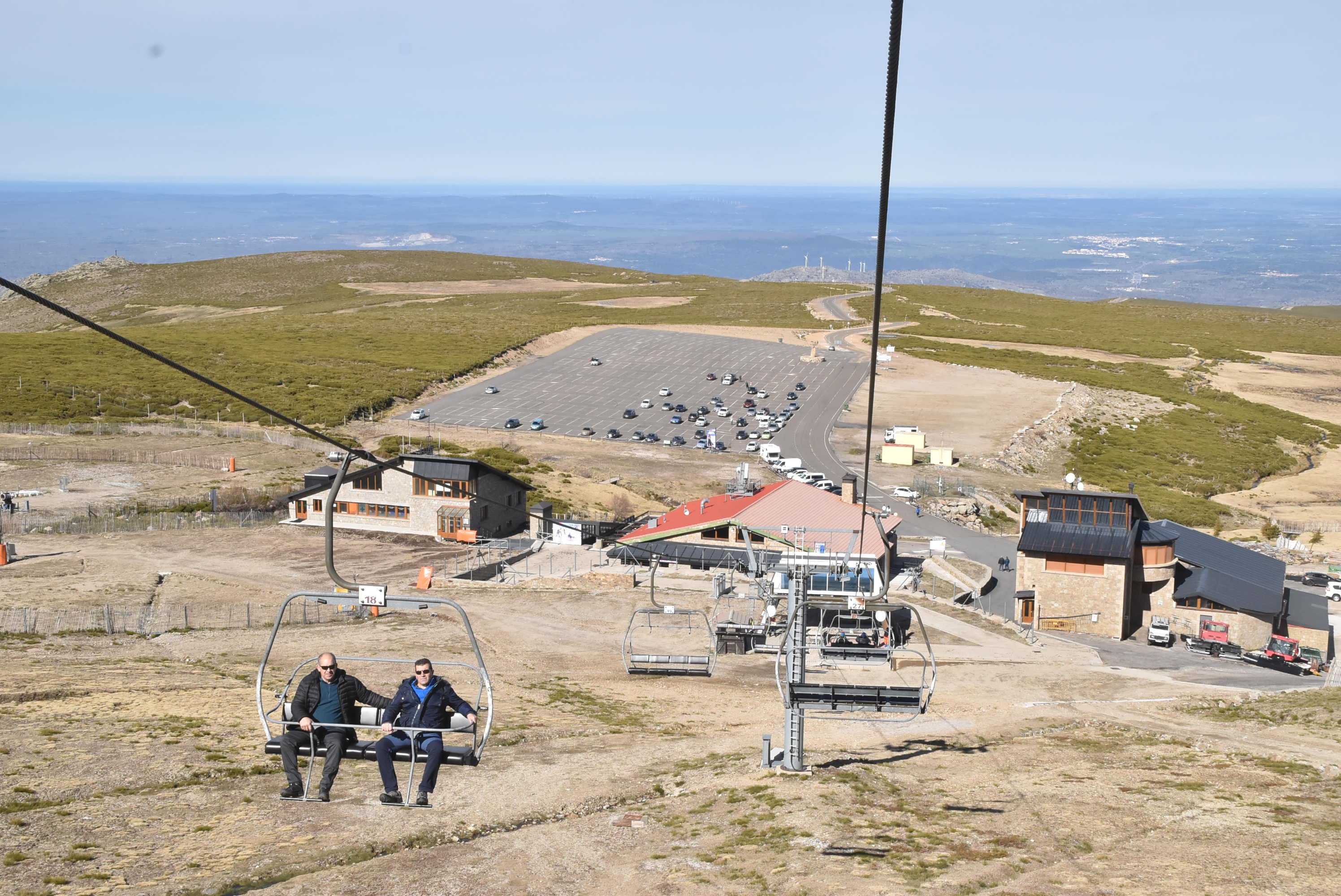 La Covatilla aprovecha el tirón turístico del telesilla y abre una pista para el esquí en la cota alta