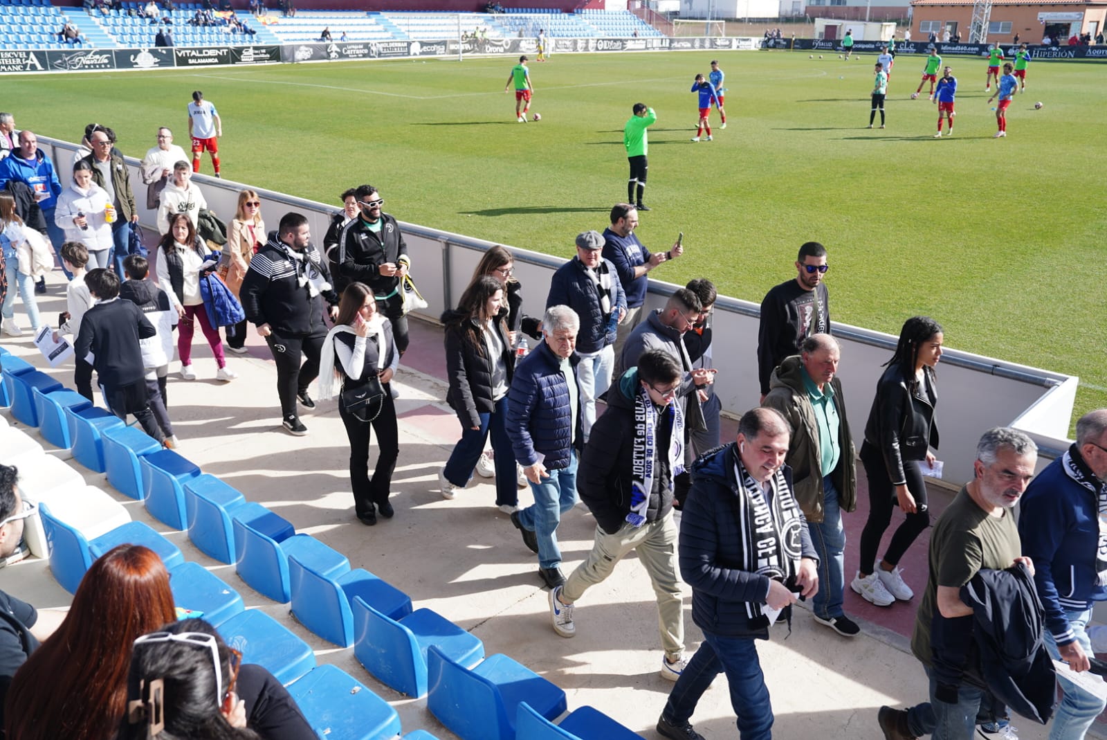 Búscate en la grada del Reina Sofía en el partido de Unionistas contra el Fuenlabrada