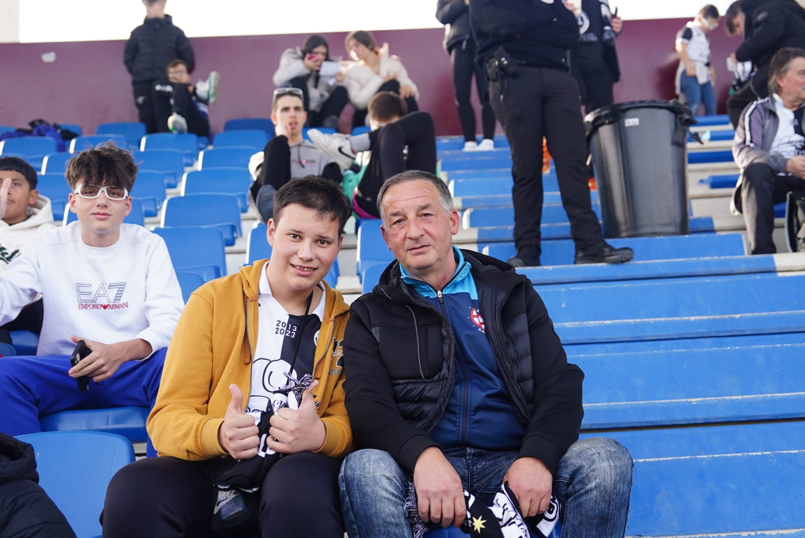 Búscate en la grada del Reina Sofía en el partido de Unionistas contra el Fuenlabrada