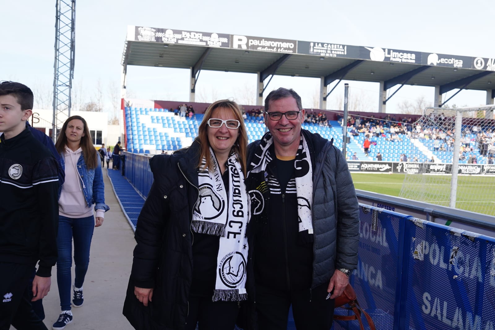 Búscate en la grada del Reina Sofía en el partido de Unionistas contra el Fuenlabrada