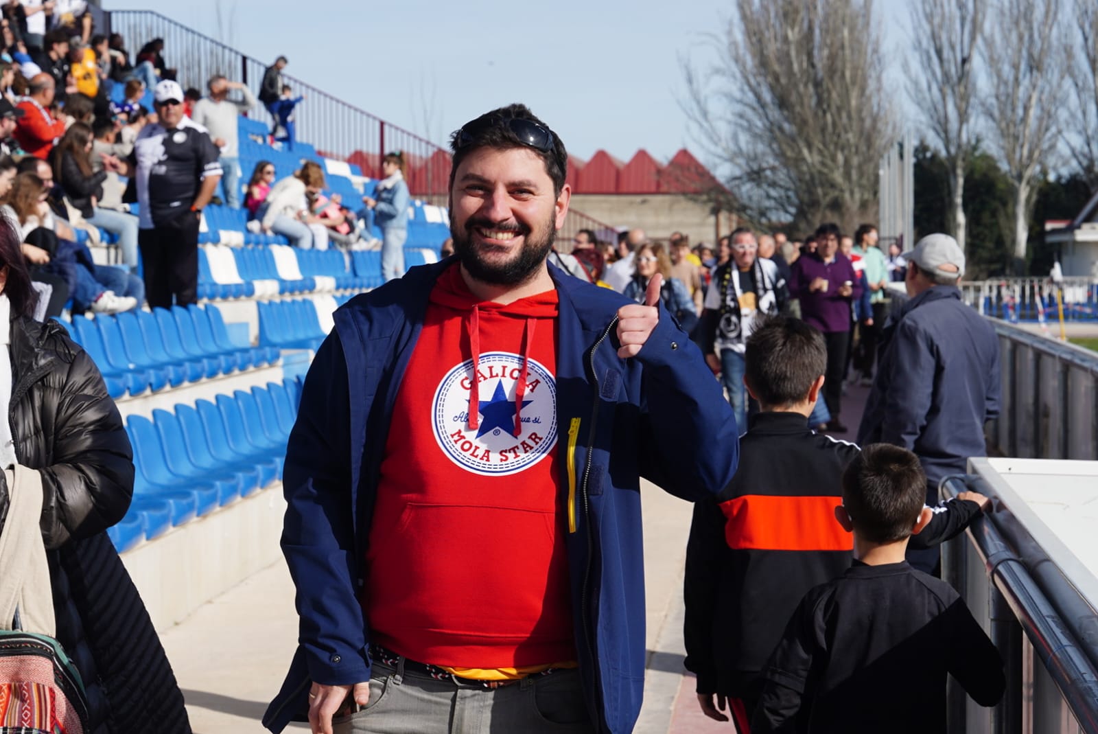 Búscate en la grada del Reina Sofía en el partido de Unionistas contra el Fuenlabrada