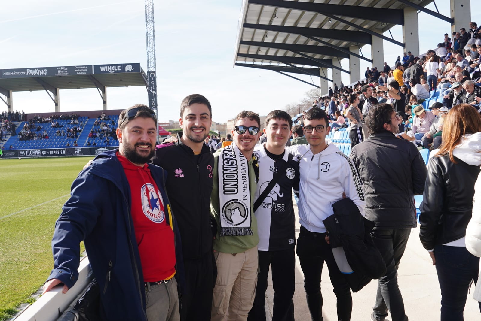 Búscate en la grada del Reina Sofía en el partido de Unionistas contra el Fuenlabrada