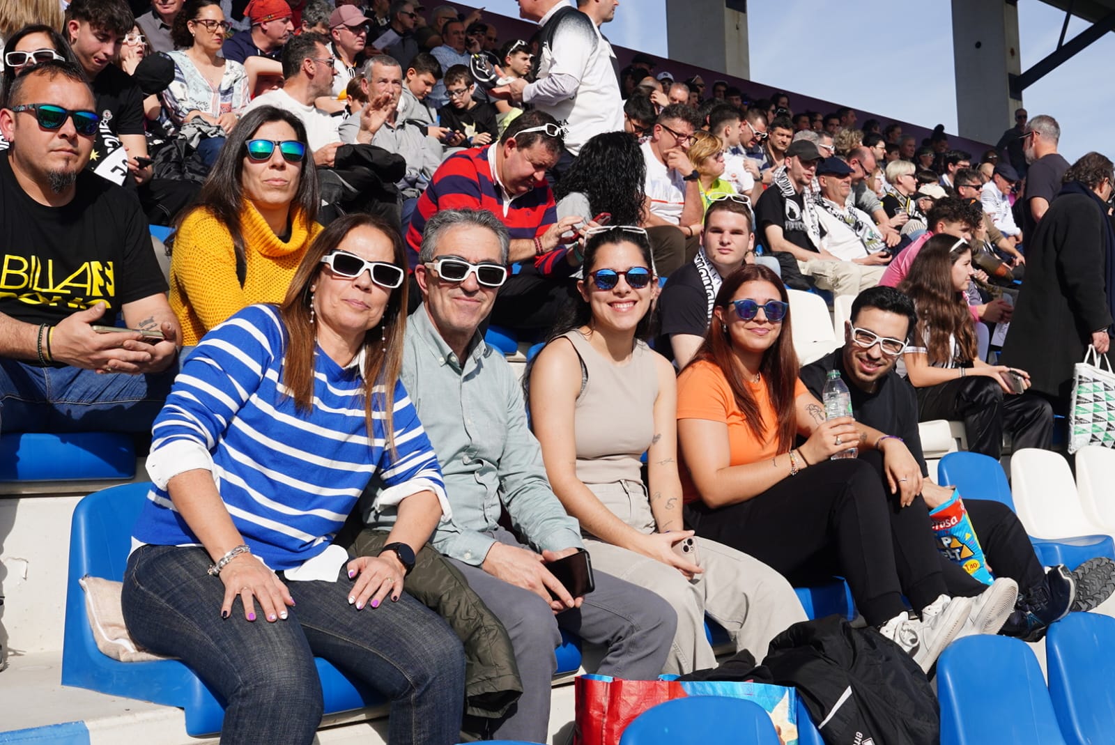 Búscate en la grada del Reina Sofía en el partido de Unionistas contra el Fuenlabrada