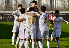 Jugadores del Salamanca celebran un gol.