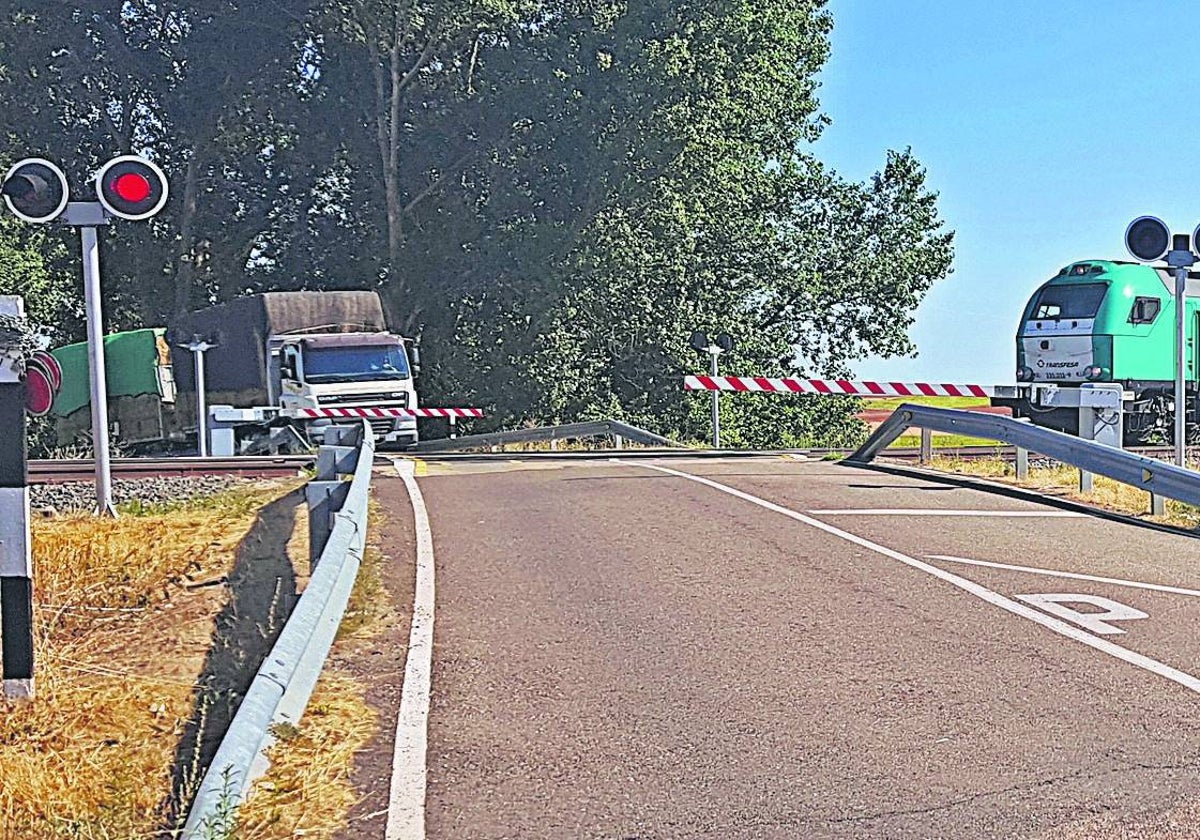 Paso a nivel situado entre Calzada de Don Diego y Barbadillo.