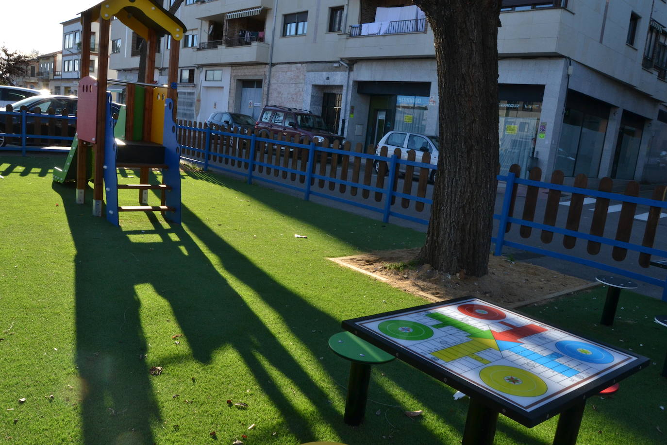 Renovación de las zonas de juegos en la Avenida de Salamanca de Ciudad Rodrigo